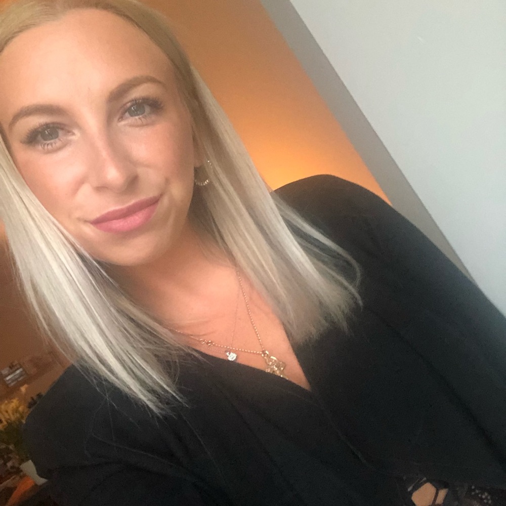 Meet your Posher, Christina